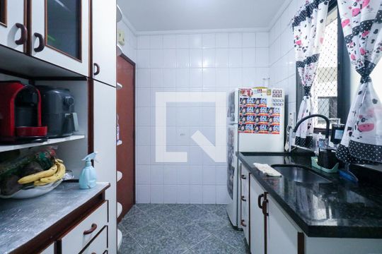 Cozinha de apartamento à venda com 2 quartos, 61020m² em Santo Antônio, São Caetano do Sul