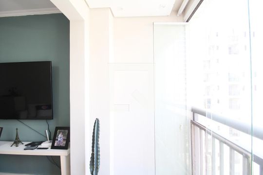 Varanda Sala de apartamento à venda com 2 quartos, 56m² em Parque Reboucas, São Paulo