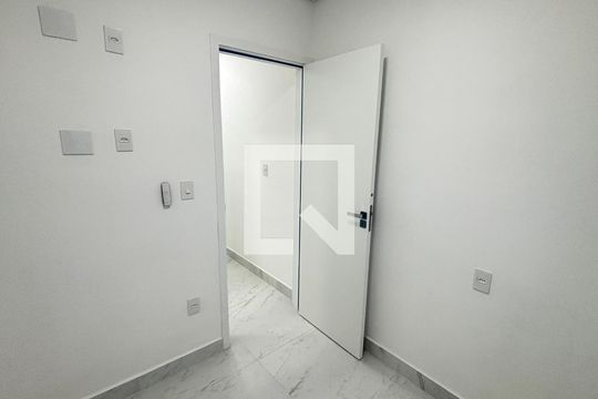 Quarto de apartamento à venda com 2 quartos, 112m² em Jardim do Estádio, Santo André