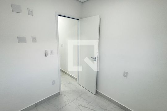 Quarto de apartamento à venda com 2 quartos, 109m² em Jardim do Estádio, Santo André