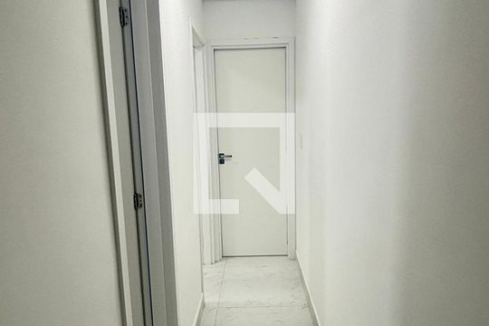 Corredor de apartamento à venda com 2 quartos, 109m² em Jardim do Estádio, Santo André