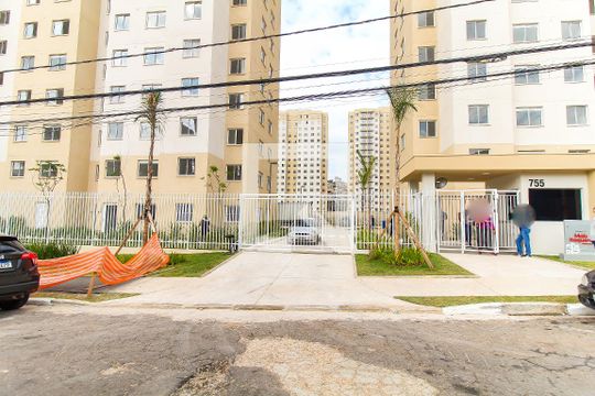 Fachada de apartamento para alugar com 2 quartos, 32m² em Vila Carmosina, São Paulo