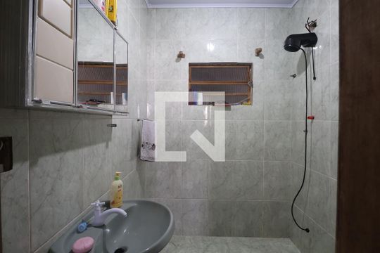 Banheiro 1 de casa à venda com 2 quartos, 112m² em Rio Branco, Canoas
