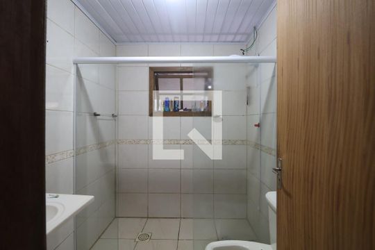 Banheiro 2 de casa à venda com 2 quartos, 112m² em Rio Branco, Canoas