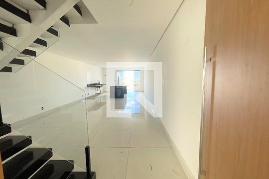 Sala de casa à venda com 3 quartos, 190m² em Manacás, Belo Horizonte