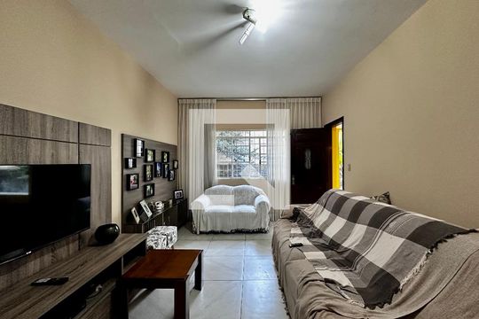 Sala de casa à venda com 2 quartos, 114m² em Vila Cordeiro, São Paulo