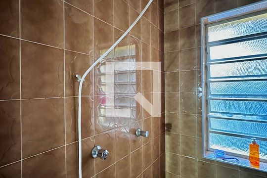 Banheiro de casa à venda com 2 quartos, 114m² em Vila Cordeiro, São Paulo