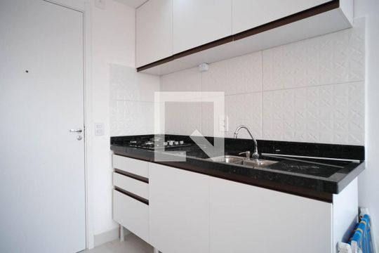 Sala/Cozinha de apartamento para alugar com 2 quartos, 32m² em Engenheiro Goulart, São Paulo
