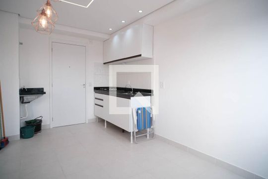 Sala/Cozinha de apartamento para alugar com 2 quartos, 32m² em Engenheiro Goulart, São Paulo