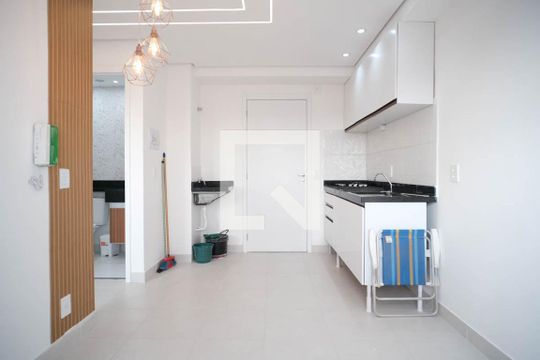 Sala/Cozinha de apartamento para alugar com 2 quartos, 32m² em Engenheiro Goulart, São Paulo