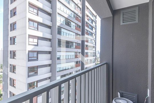 Varanda de kitnet/studio para alugar com 1 quarto, 35m² em Campo Belo, São Paulo