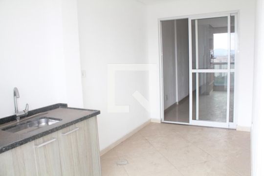 Sacada de apartamento à venda com 3 quartos, 76m² em Vila Milton, Guarulhos