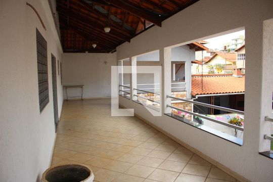 Varanda 2 de casa à venda com 4 quartos, 540m² em Milionários, Belo Horizonte