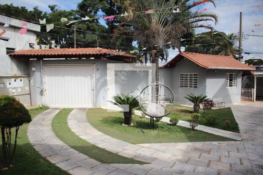 Quintal de casa à venda com 4 quartos, 540m² em Milionários, Belo Horizonte