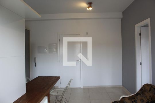 Sala de apartamento para alugar com 1 quarto, 38m² em Granja Viana, Cotia