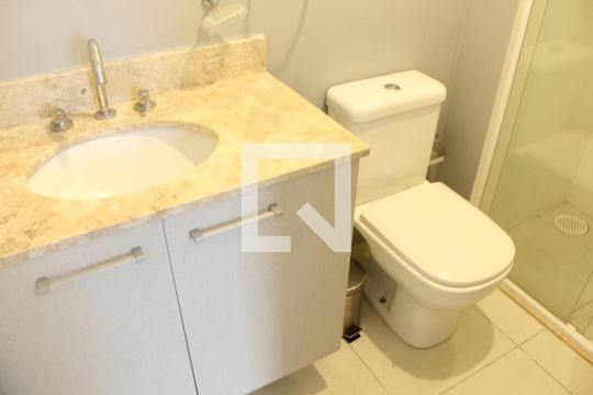 Banheiro da Suíte de apartamento para alugar com 1 quarto, 38m² em Granja Viana, Cotia