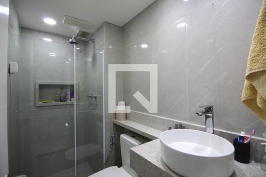 Banheiro Social de apartamento para alugar com 3 quartos, 75m² em Pechincha, Rio de Janeiro