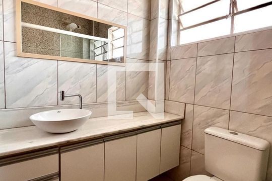 Banheiro de apartamento à venda com 1 quarto, 47m² em Jardim Chapadão, Campinas