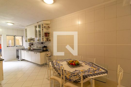 Cozinha de casa para alugar com 3 quartos, 200m² em Jardim Consorcio, São Paulo