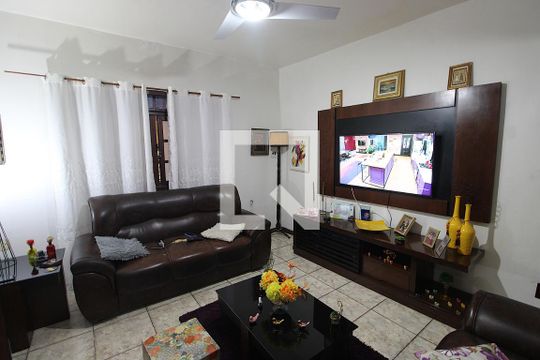 Sala 1 de casa à venda com 3 quartos, 485m² em Piedade, Rio de Janeiro