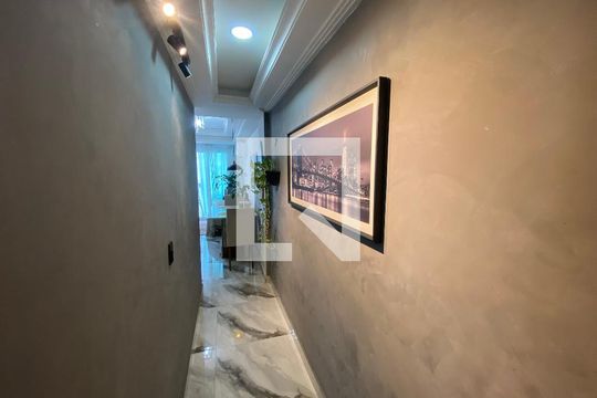 Corredor de apartamento à venda com 2 quartos, 55m² em Anil, Rio de Janeiro