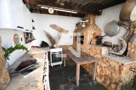 Área Externa de casa à venda com 2 quartos, 90m² em Vila Sônia (sousas), Campinas
