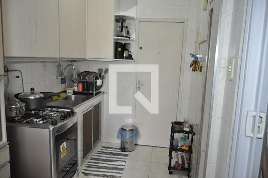 Cozinha de apartamento à venda com 2 quartos, 60m² em Engenho Novo, Rio de Janeiro