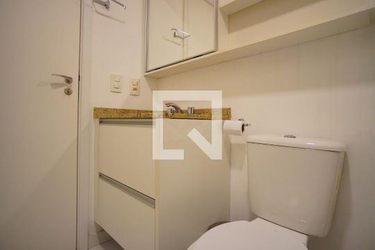 Banheiro Corredor de apartamento à venda com 2 quartos, 64m² em São Geraldo, Porto Alegre