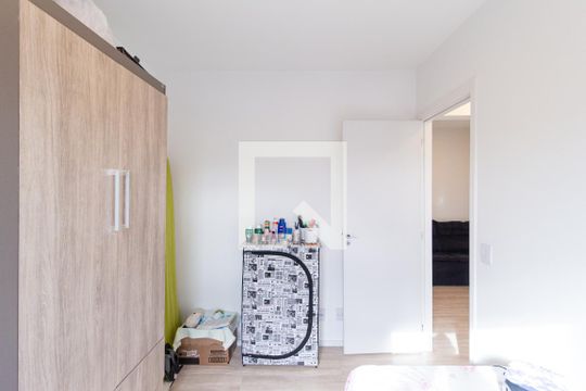 Quarto de apartamento para alugar com 2 quartos, 55m² em São Pedro, Osasco
