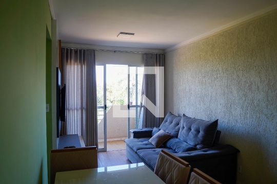 Sala de apartamento para alugar com 2 quartos, 54m² em Chácara São Pedro, Aparecida de Goiânia