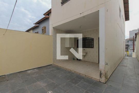 Area Externa de casa para alugar com 3 quartos, 115m² em Vila Rosalia, Guarulhos