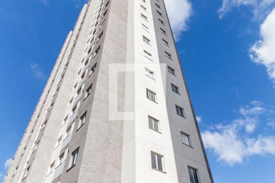 Fachada do bloco de apartamento para alugar com 2 quartos, 35m² em Vila Sul Americana, Carapicuíba