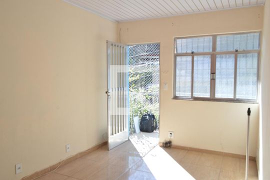 Sala de casa de condomínio à venda com 2 quartos, 180m² em Taquara, Rio de Janeiro