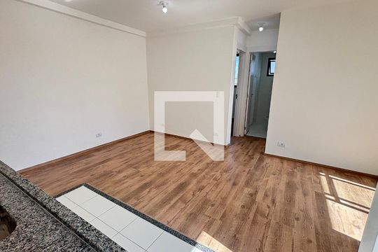 Cozinha de apartamento para alugar com 2 quartos, 45m² em Vila Palmares, Santo André