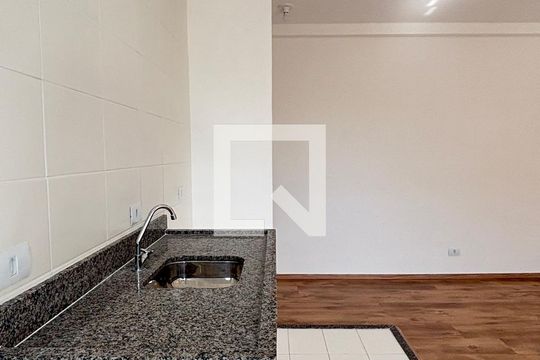 Cozinha de apartamento para alugar com 2 quartos, 45m² em Vila Palmares, Santo André