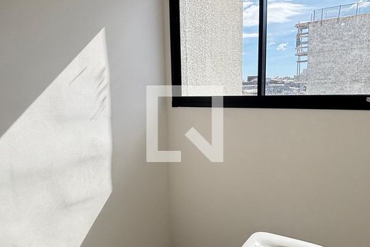 Área de Serviço de apartamento para alugar com 2 quartos, 45m² em Vila Palmares, Santo André