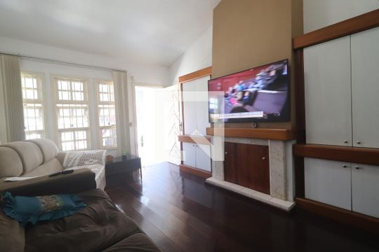 Sala de casa à venda com 3 quartos, 136m² em São Jorge, Novo Hamburgo