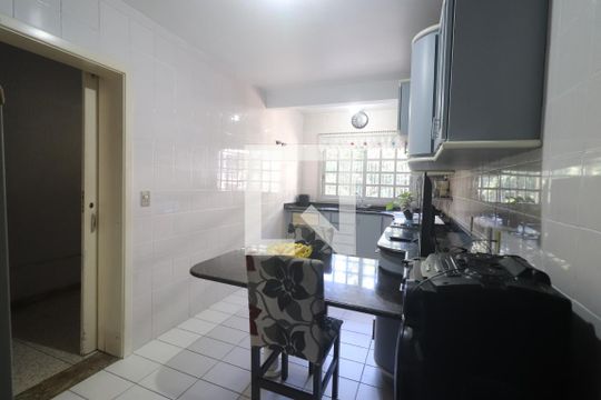 Cozinha de casa à venda com 3 quartos, 136m² em São Jorge, Novo Hamburgo
