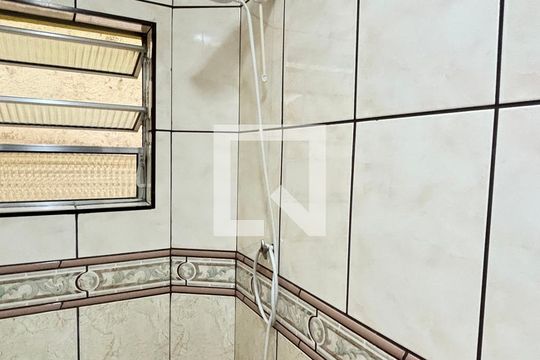 Banheiro de casa à venda com 2 quartos, 127m² em Vila Vitória, Santo André
