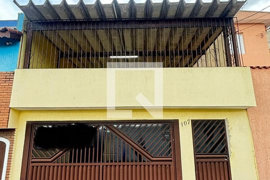 Fachada de casa à venda com 2 quartos, 127m² em Vila Vitória, Santo André