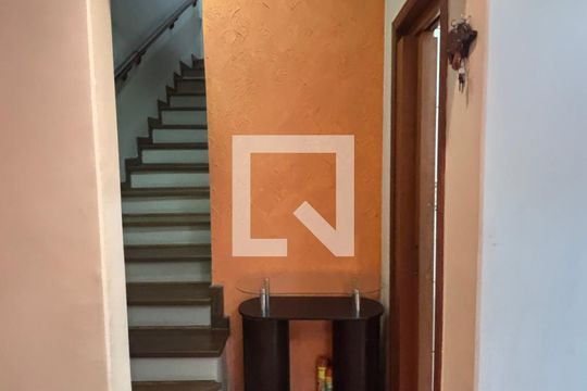 Sala de casa à venda com 2 quartos, 127m² em Vila Vitória, Santo André