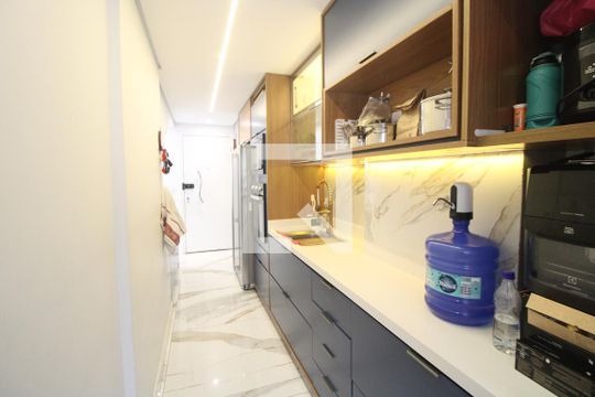 Cozinha de apartamento à venda com 3 quartos, 168m² em Vila Castelo, São Paulo