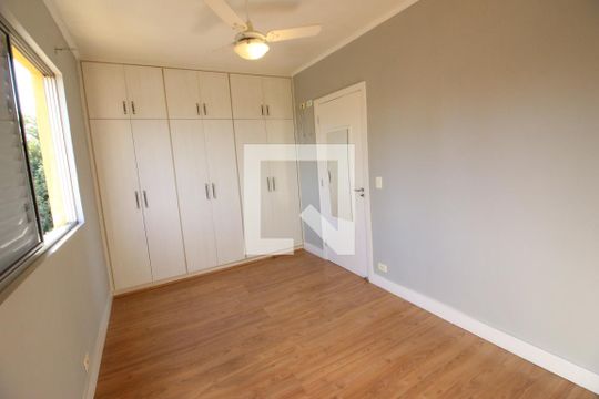 Quarto 1 de apartamento para alugar com 2 quartos, 56m² em Vila Osasco, Osasco