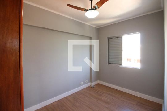 Quarto 2 de apartamento para alugar com 2 quartos, 56m² em Vila Osasco, Osasco