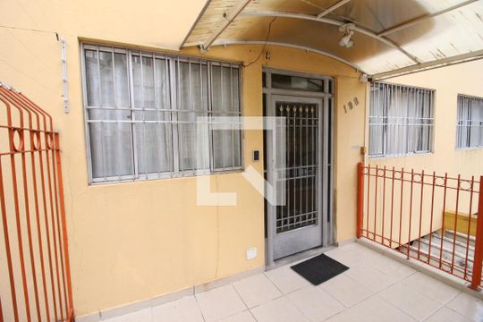 Área comum de apartamento para alugar com 2 quartos, 56m² em Vila Osasco, Osasco