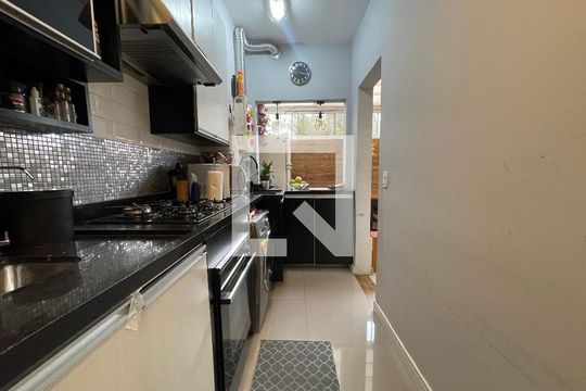 Cozinha de apartamento para alugar com 2 quartos, 78m² em Jardim das Vertentes, São Paulo