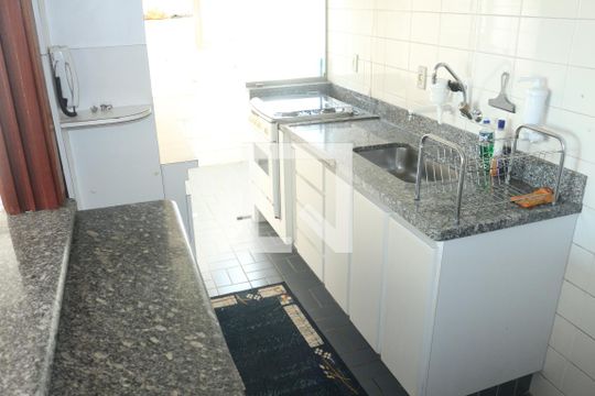 Cozinha de apartamento para alugar com 1 quarto, 40m² em Cerâmica, São Caetano do Sul
