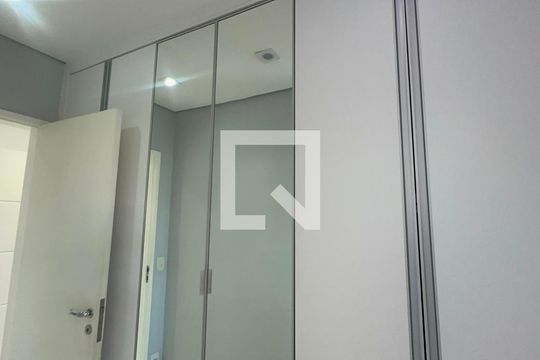 Closet da suíte de apartamento à venda com 3 quartos, 119m² em Jardim Tupanci, Barueri