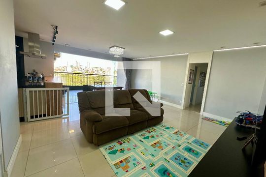 Sala de apartamento à venda com 3 quartos, 119m² em Jardim Tupanci, Barueri