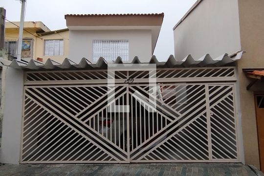 Fachada de casa à venda com 3 quartos, 172m² em Sapopemba, São Paulo